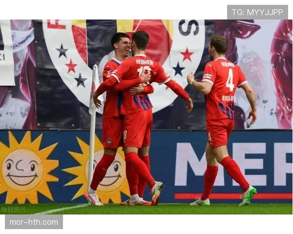 莱比锡前锋奥蓬达恢复完整训练,有望周末对阵美因茨复出 莱比锡前锋奥蓬达恢复完整训练,有望周末对阵美因茨复出